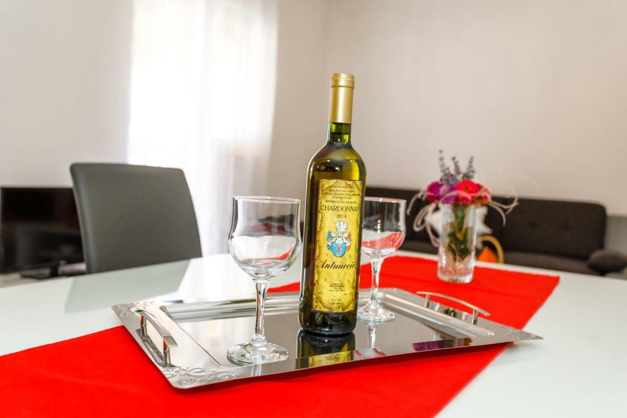 Apartman Dobrila Vrh  ภายนอก รูปภาพ