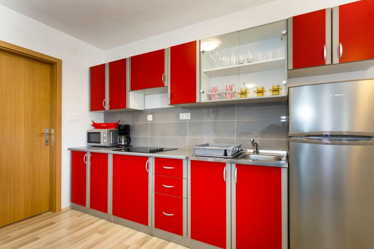 Apartman Dobrila Vrh  ภายนอก รูปภาพ